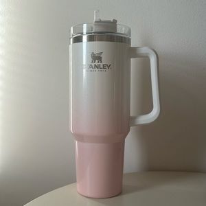 Stanley Adventure Quencher 40oz Tumbler in Parfait Ombré Pink